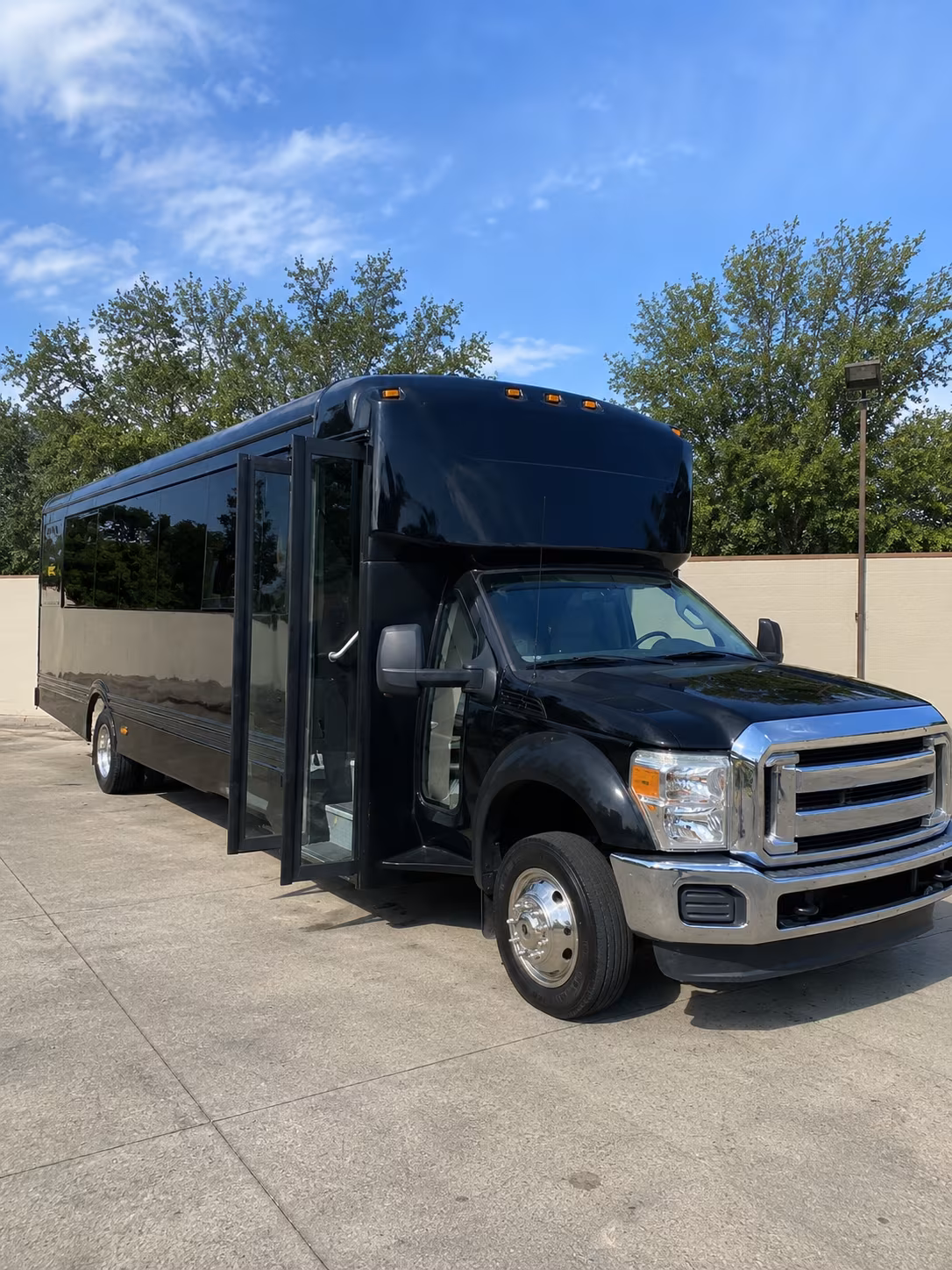 erie 20 passenger party bus